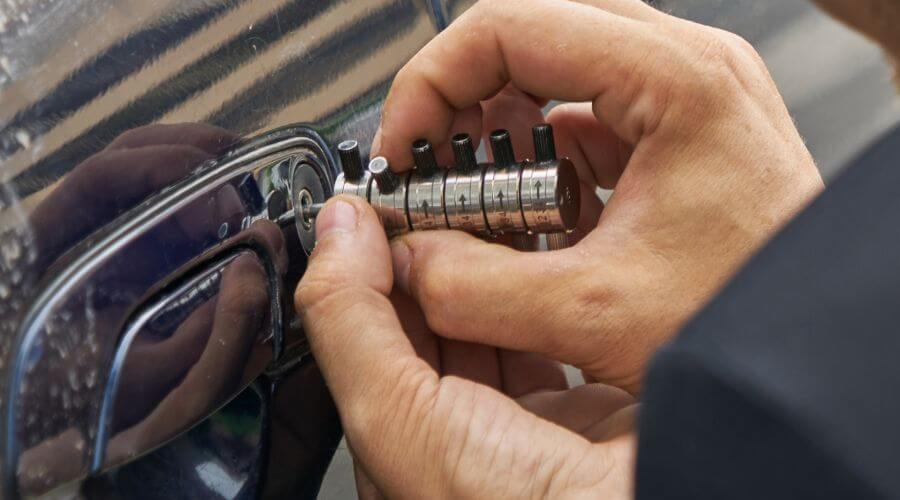 Professional gutter cleaning in Valley Center, KS